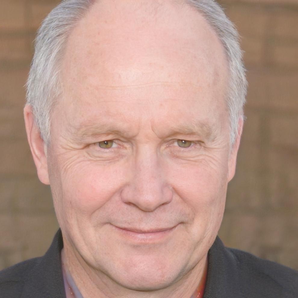 Ritratto professionale di Federico Bianculli, consulente bellezza unghie